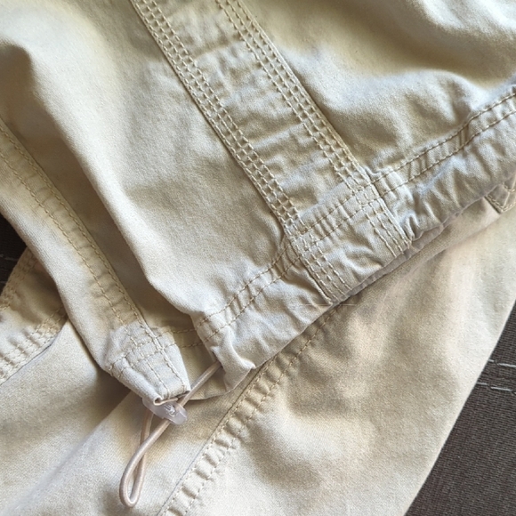Style & Co. Cream Cargo Capris - Picture 4 of 10